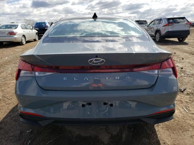 2022 Hyundai Elantra SE