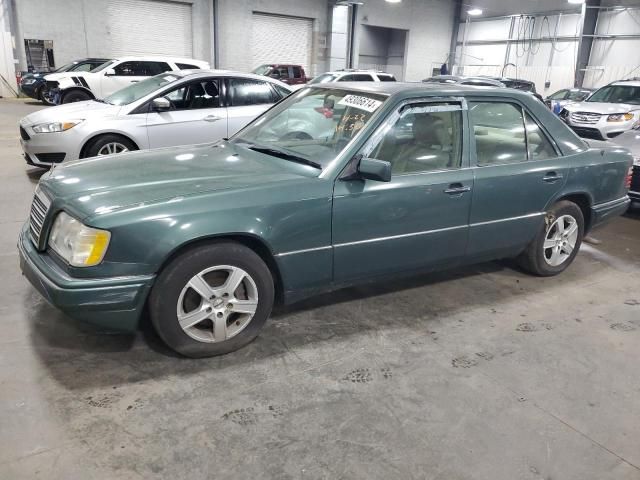 1995 Mercedes-Benz E 320 Base