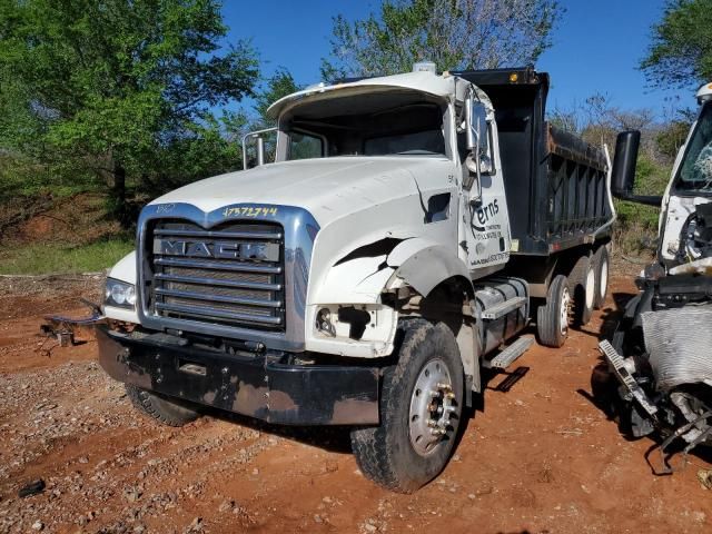 2016 Mack 700 GU700