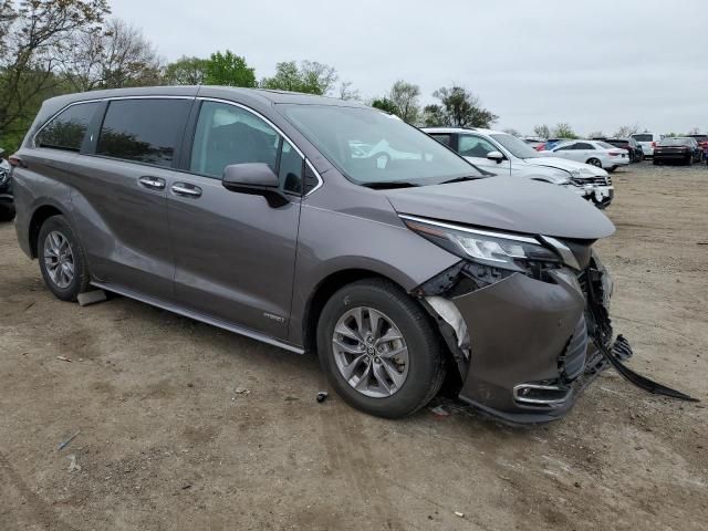 2021 Toyota Sienna XLE