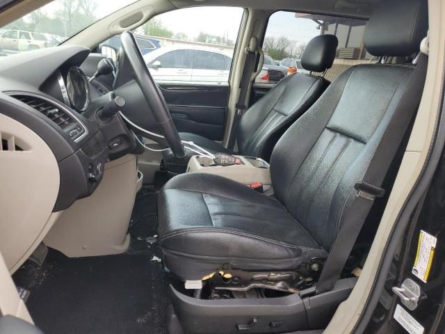 2014 Chrysler Town & Country Touring L