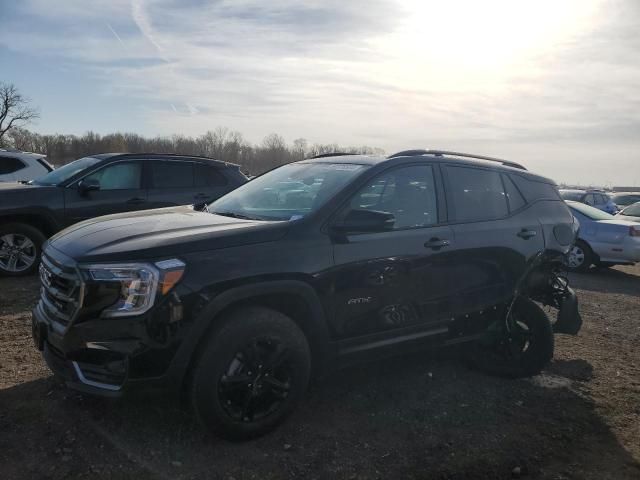 2024 GMC Terrain AT4