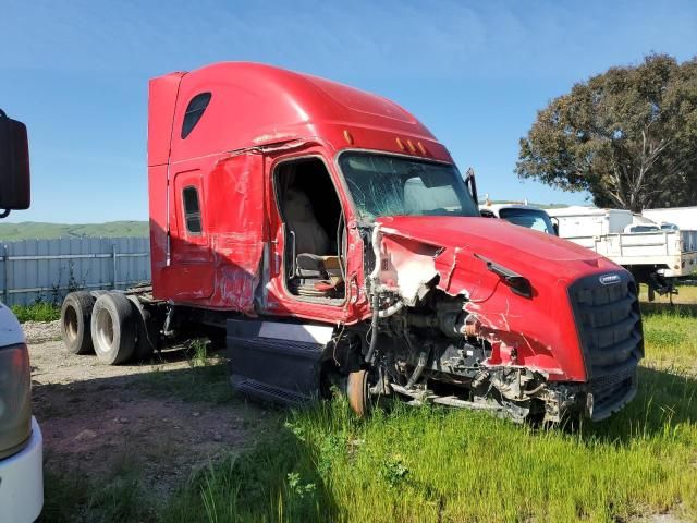 2019 Freightliner Cascadia 126