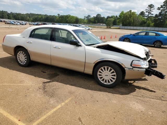 2005 Lincoln Town Car Signature