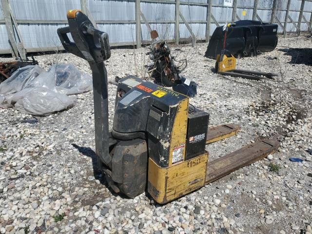 2001 Caterpillar Pallet PRO