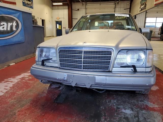 1995 Mercedes-Benz E 320 Base