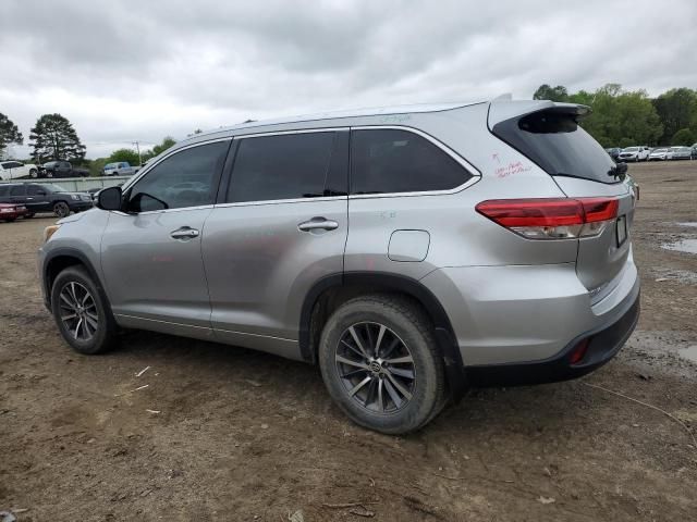 2017 Toyota Highlander SE