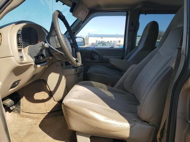 2003 GMC Safari XT
