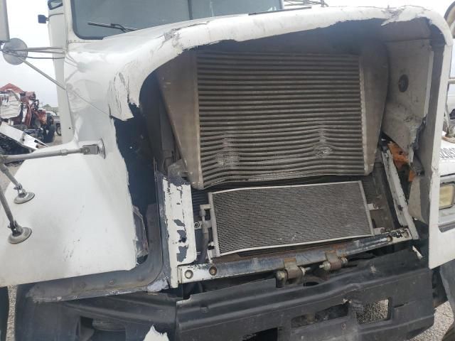 1999 Freightliner FLD Semi Truck