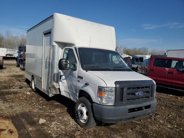 2019 Ford Econoline E350 Super Duty Cutaway Van