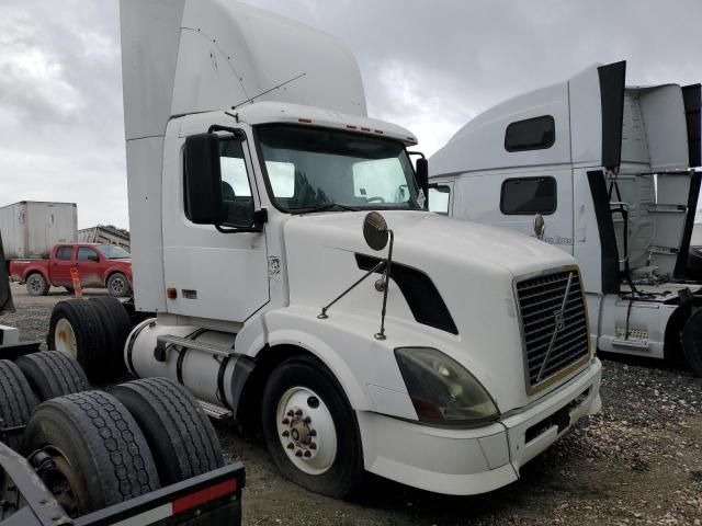 2007 Volvo VNL Semi Truck