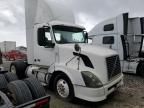 2007 Volvo VNL Semi Truck