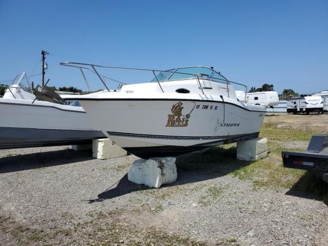 1999 Seaswirl Boat