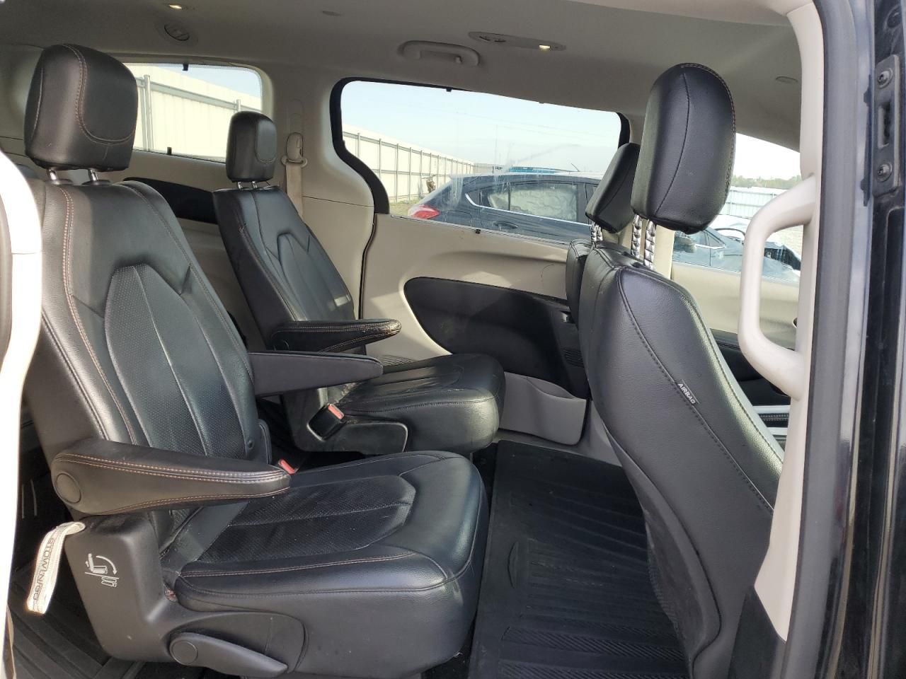 2019 Chrysler Pacifica Touring l