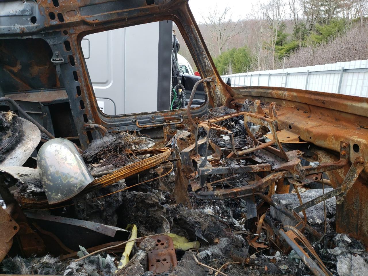 2010 Volvo VNL Semi Truck