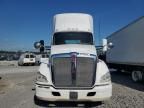 2014 Kenworth T680 Semi Truck