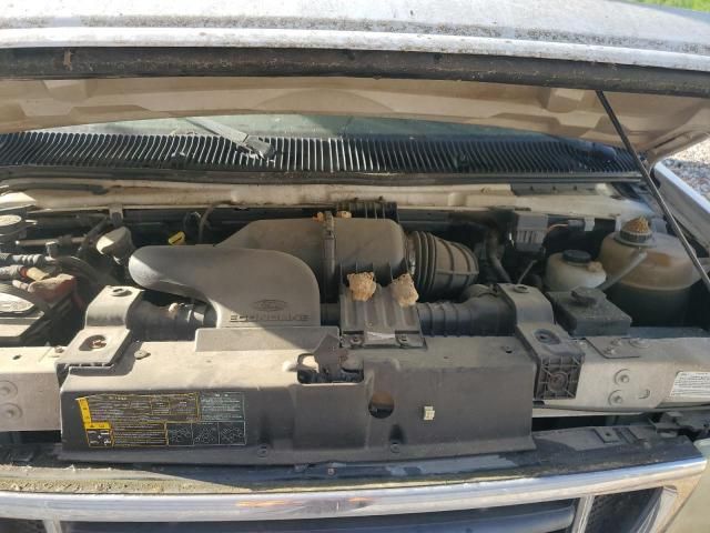 2005 Ford Econoline E450 Super Duty Cutaway Van