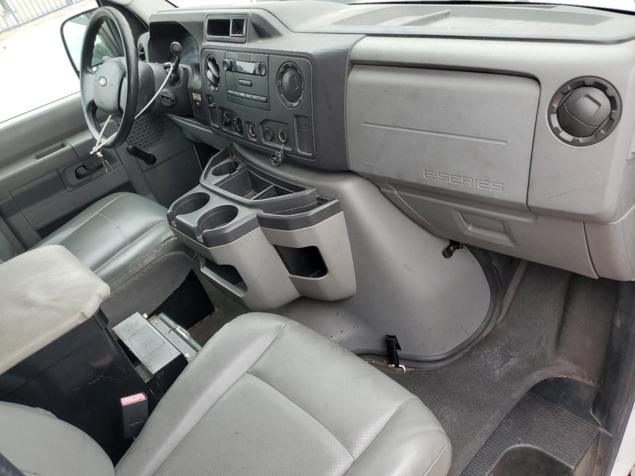 2010 Ford Econoline E250 van