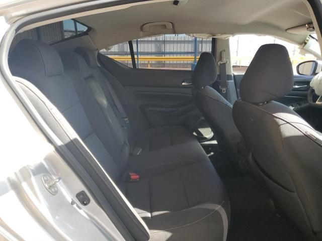 2022 Nissan Altima SV