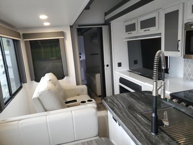 2025 Sprinter 3900DBL
