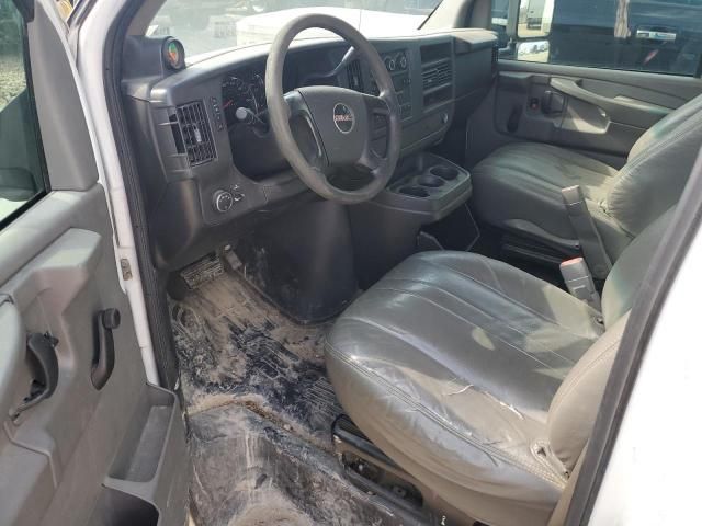 2009 GMC Savana Cutaway G3500