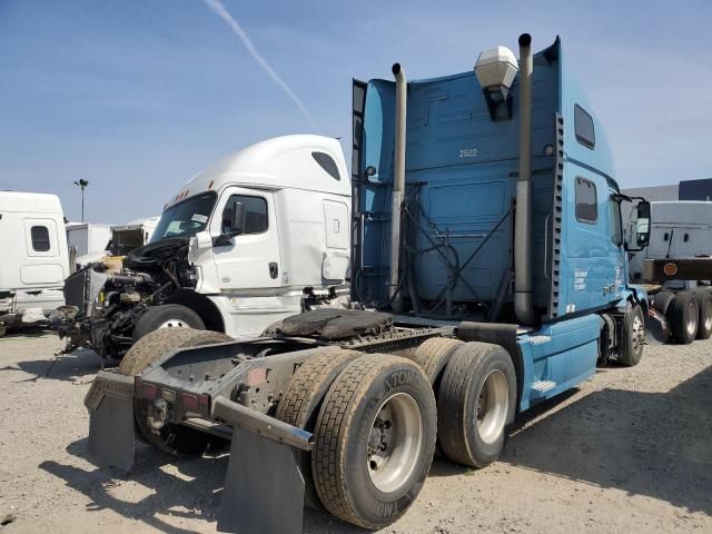 2011 Volvo VNL Semi Truck