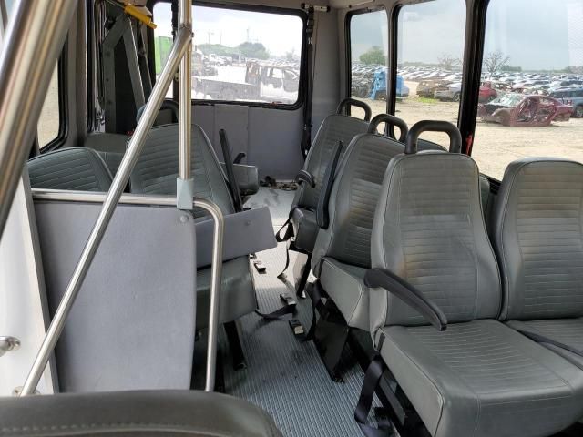 2006 Ford Econoline E350 Super Duty Cutaway Van