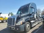 2009 Freightliner Cascadia 125 Semi Truck