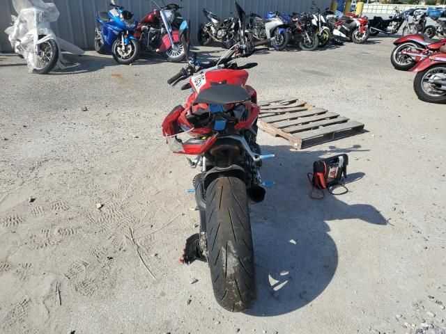 2024 Ducati Streetfighter V2