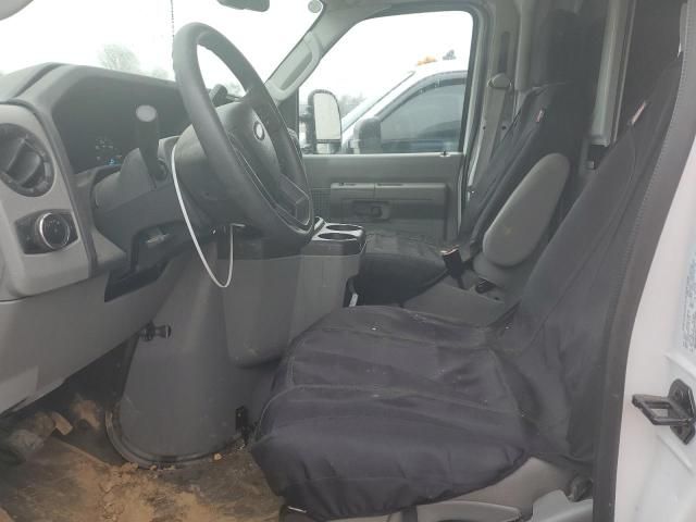 2025 Ford Econoline E350 Super Duty Cutaway Van