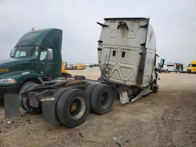 2017 Freightliner Cascadia 125 Semi Truck