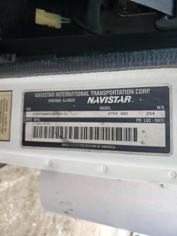 2001 International 4000 4700