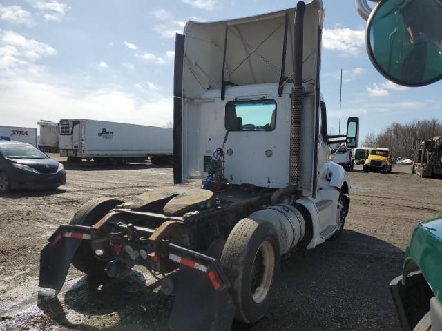 2014 Kenworth T680 Semi Truck
