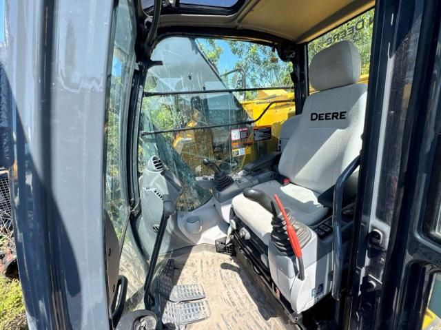 2022 John Deere 245