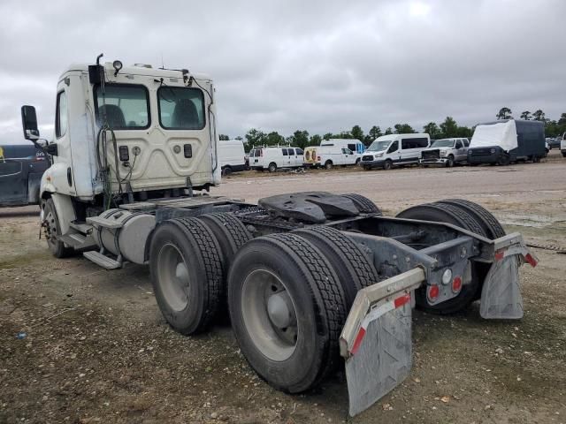 2011 Freightliner Cascadia 113