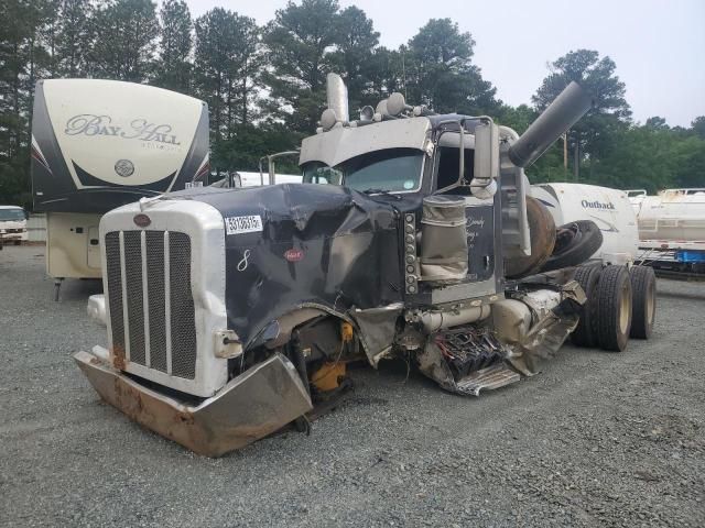 2010 Peterbilt 389 Semi Truck