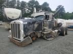 2010 Peterbilt 389 Semi Truck