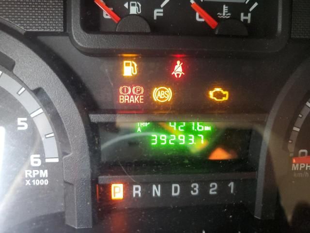 2010 Ford Econoline E450 Super Duty Cutaway Van
