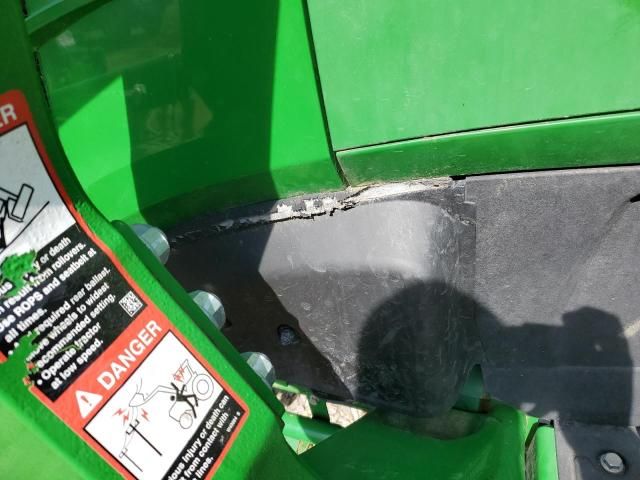 2017 John Deere 4044M