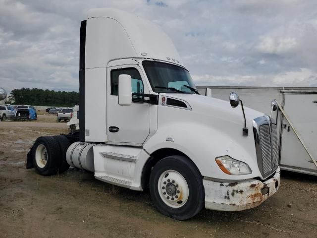2014 Kenworth T680 Semi Truck