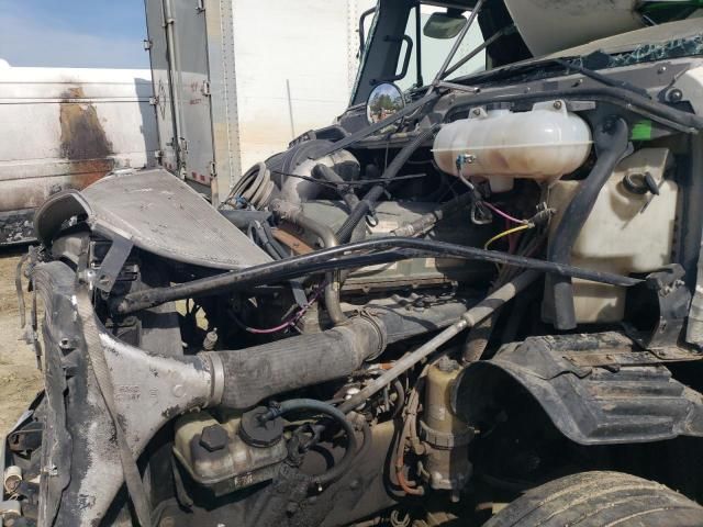 2005 Freightliner Columbia Semi Truck
