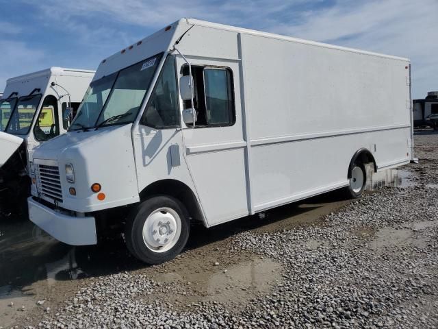 2004 Freightliner Chassis M Line WALK-IN Van