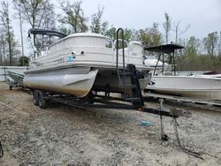 Botes dañados por inundaciones a la venta en subasta: 2006 Tracker Boat