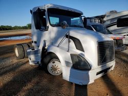 Salvage trucks for sale at Tanner, AL auction: 2004 Volvo VNL Semi Truck