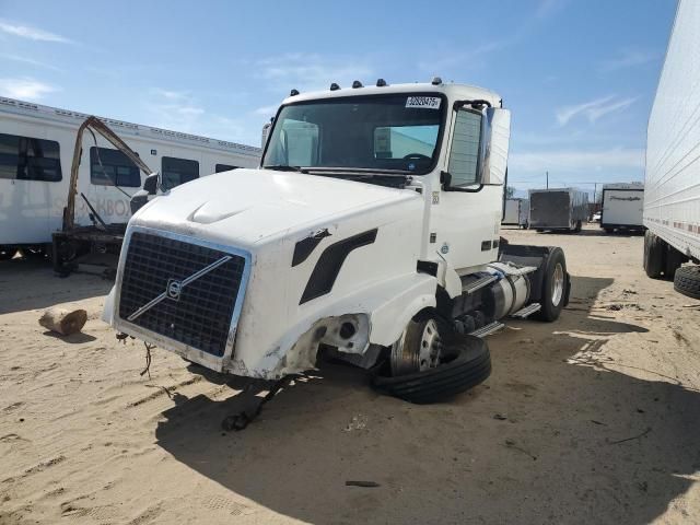 2015 Volvo VNL Semi Truck
