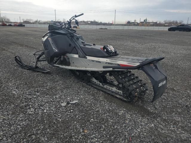 2019 Skidoo 2019 Skidoo Grand Touring