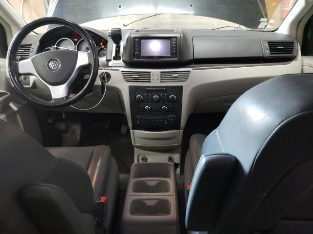 2010 Volkswagen Routan SE