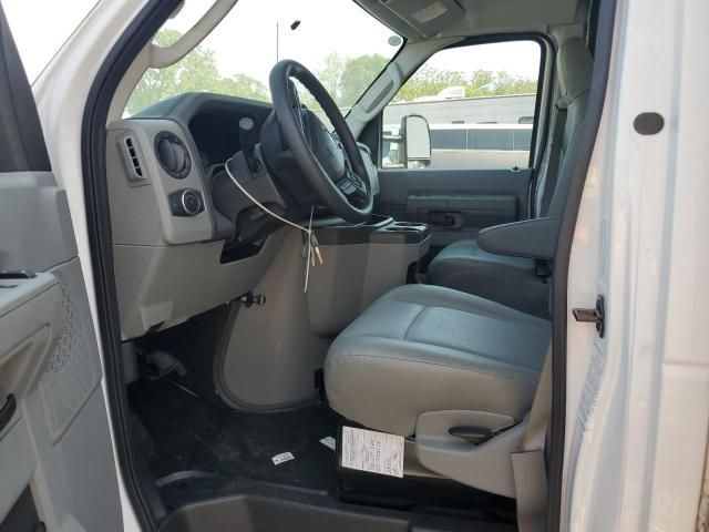 2023 Ford Econoline E350 Super Duty Cutaway Van