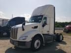 2016 Peterbilt 579 Semi Truck