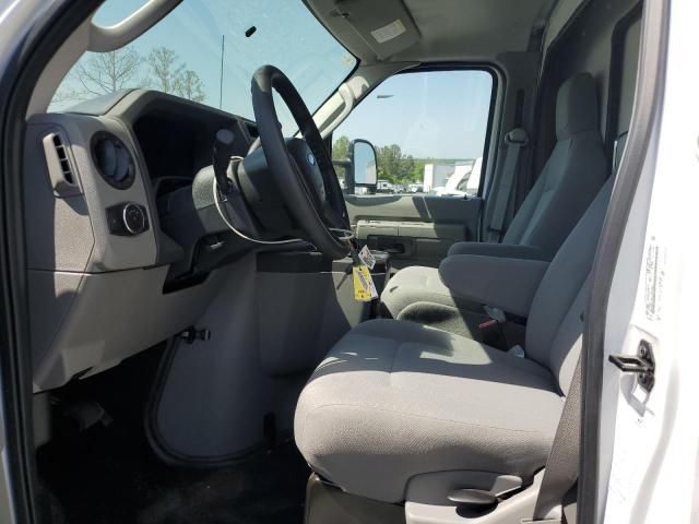 2023 Ford Econoline E450 Super Duty Cutaway Van